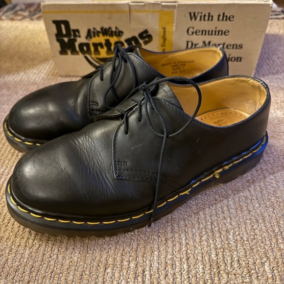 Vintage Dr. Martens Black Leather 1461 Black Leather greasy 3 eyelet Oxford shoe - Picture 2 of 10
